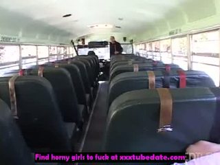 Hottie caught misbehavin in school bus