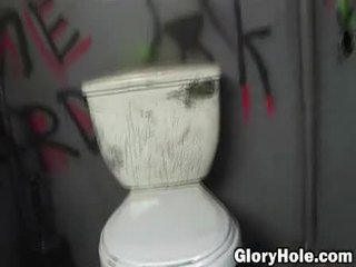 Veronica jett bij een gloryhole