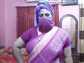 Desi aunty sex talk aunty eller didi trening til faen sexy