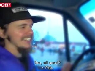 Milf pornoster jacky lawless rocks de bums bus met haar groot tieten en groot bips!