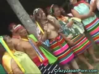 Японки в а papuan tribe!