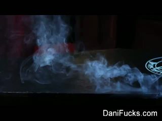 Dani daniels: gothic penggoda wanita layer smokey solo