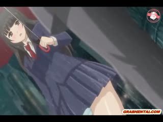 Japans anime schoolmeisje gets squeezing haar tieten en finger