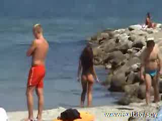 Spying pada yang pantai dalam musim panas 2013 video