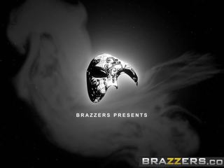 Brazzers - Brazzers Exxtra - Trick and Treat Scene...