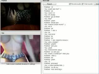 Chatroulette #83 มีอารมณ์ ผู้หญิงผิวดำ ใหญ่ หน้าอก masturbates