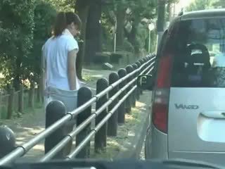 女子生徒 だまさ と used で 車