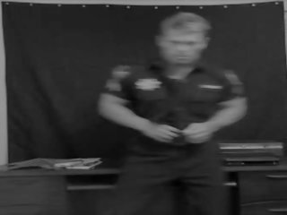 Muscle jock משטרה קצין strips ו - teases