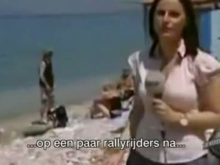 Cfnm από τηλεόραση female reporter gets γυμνός/ή prank