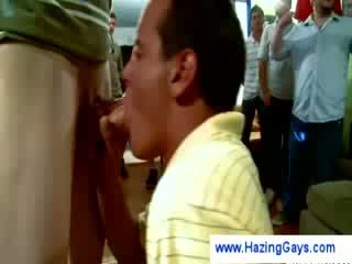 Gay gets humiliated da fisting